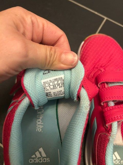 Adidas Scarpe per ragazze: Adidas Hallenturnschuhe – Usato da Niederlenz venduto da nad_7g5w 2