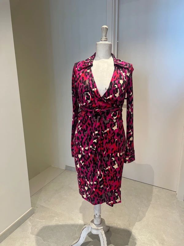 Diane von Furstenberg Kleider: DVF x Andy Warhol Wrapdress  – Gebraucht aus Pfaffhausen von ame_2q5n