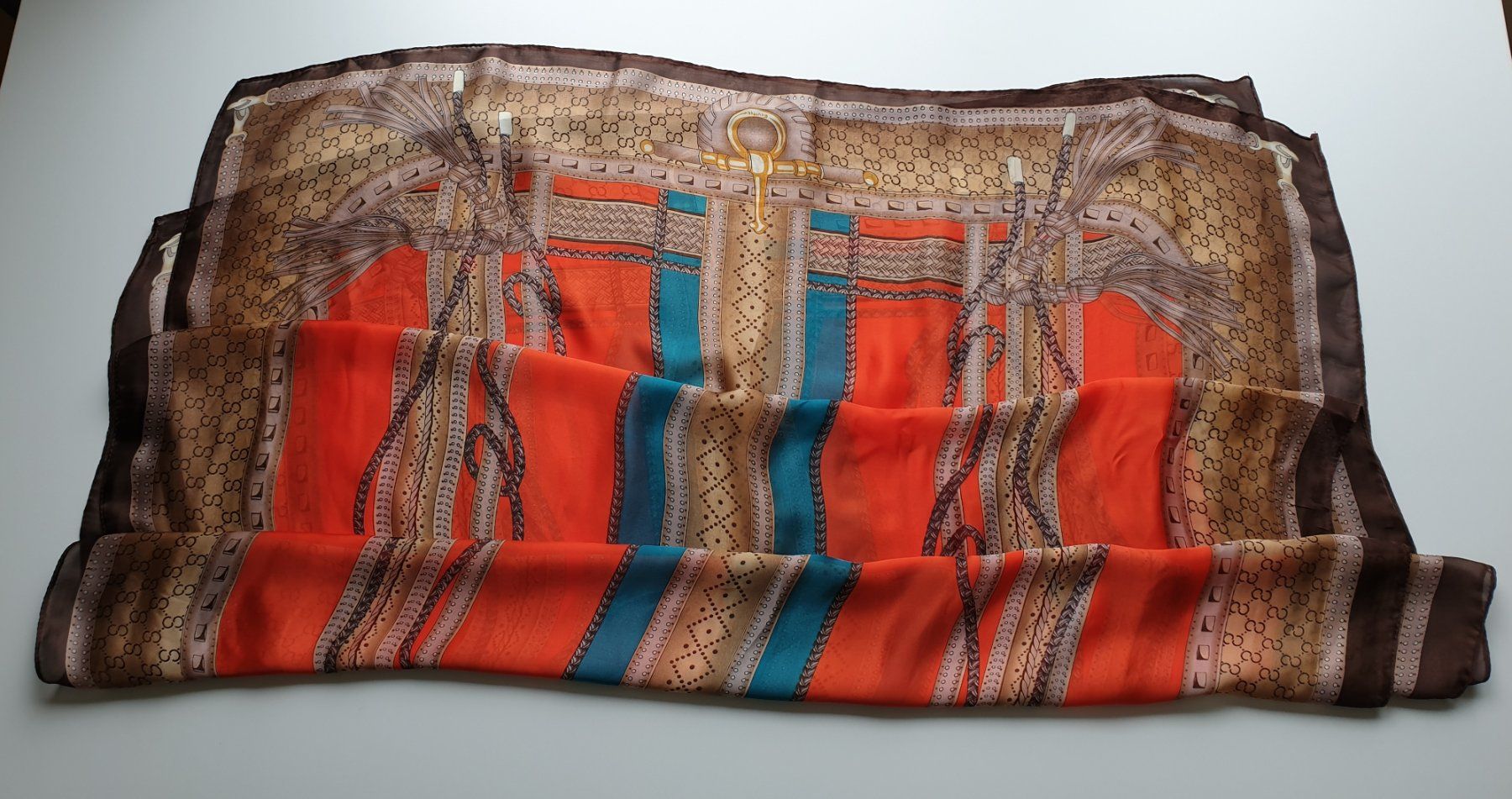 Foulard & Sciarpe: Schal aus feiner Seide – Usato da Effretikon venduto da Walwolke 1