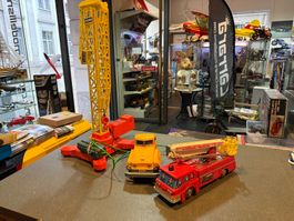 3x vintage toys