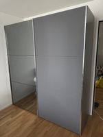 Schiebetürenschrank grau 205cm breit