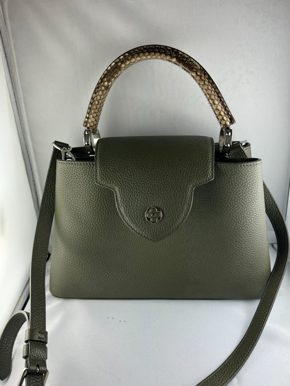 Louis Vuitton Taschen für Damen: LOUIS VUITTON Sac Capucine BB en cuir vert poignée python – Gebraucht aus Pully von Occasions-luxe.Golay 3