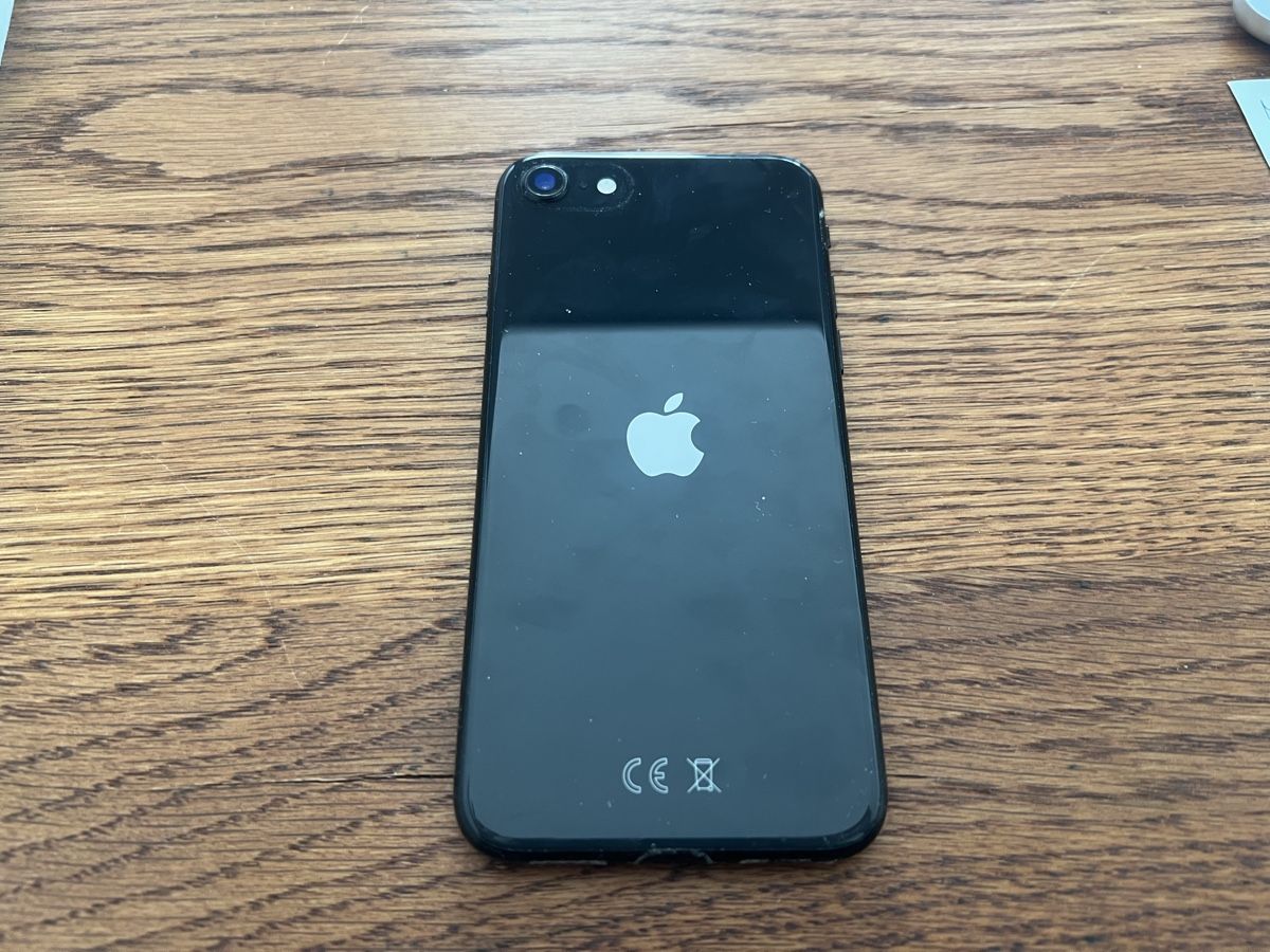 Apple Portables: iPhone SE – D'occasion à Zürich par gina.mdej 1
