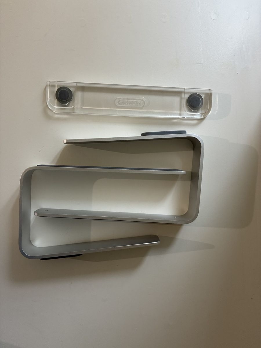 Racks & Cavalletti: Laptop Ständer Griffin Elevator – Nuovo (secondo la descrizione) da Pfaffhausen venduto da Cosinus1 1