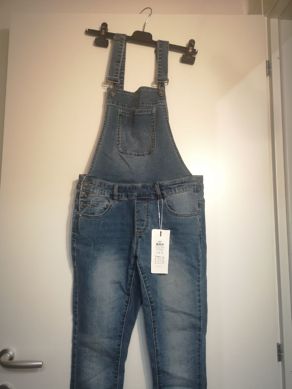 Only Jeans: Neu Salopette Only EU 36 – Nuovo e nell'imballaggio originale da Lostallo venduto da cha_lx5j