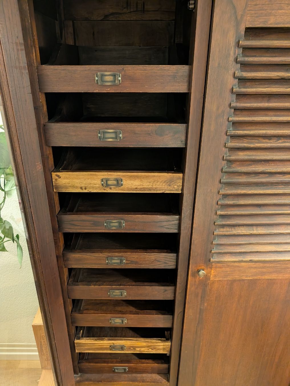 Armadi: Vintage Holzschrank – Usato da Zürich venduto da stevennn 6