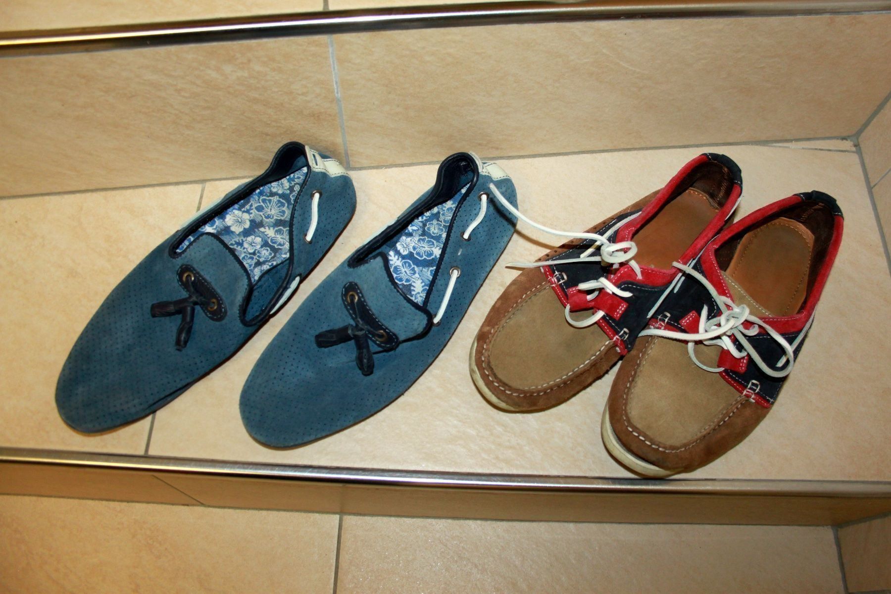 Scarpe da uomo: 2 Herren Sneakers Leder Schuhe gr.42 – Usato da Benken SG venduto da superplus1A 1
