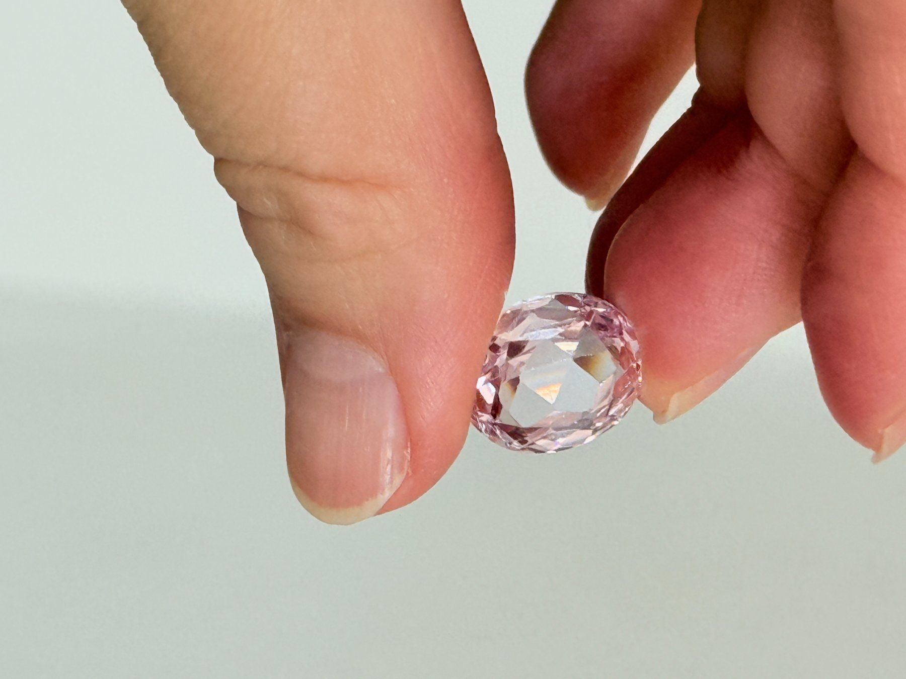 Pietre preziose: Certified 17.70 Ct Oval Cut Loose Gemstone – Nuovo e nell'imballaggio originale da Genève venduto da AWWA 7