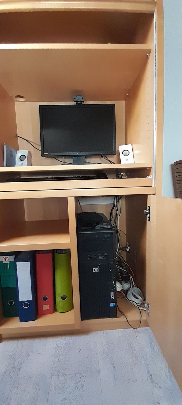 Armadi: Computer Kasten – Usato da Effingen venduto da stolzfamily 3