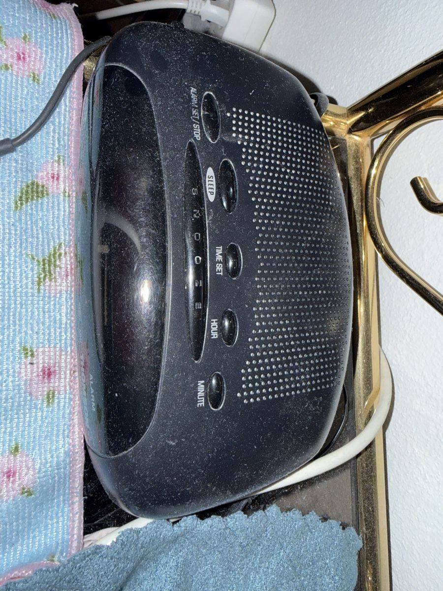 Wecker: Digitaler Radiowecker schwarz – Gebraucht aus Rupperswil von ConradD