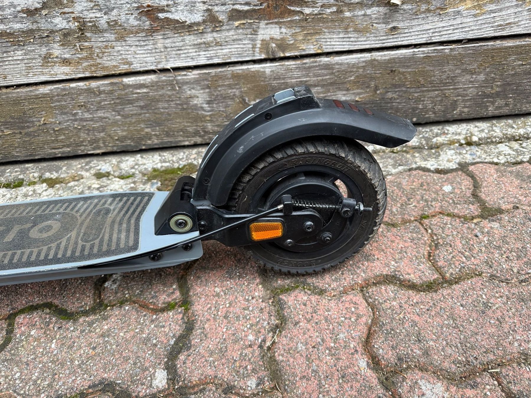 Micro Kickboard: Micro Merlin E-Scooter grau gebraucht – Usato da Stadel venduto da Snoopy6973 3