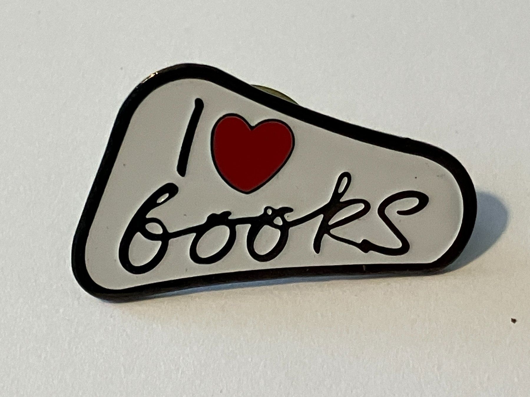 Plaketten & Abzeichen: 1 Pin I Love Books – Gebraucht aus Basel von djwwpp