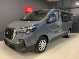 Nissan Primastar mit 9 Sitzplätzen mit Tageseinlösung