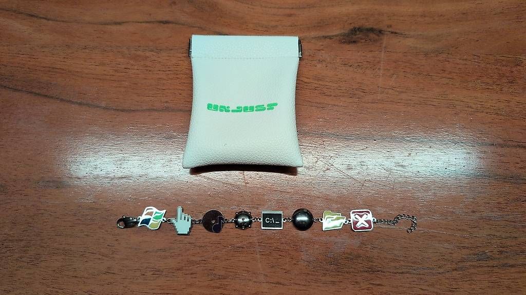 Armbänder & -reifen: Unjust - Windows XP – Gebraucht aus Etagnières von ric_yzw6