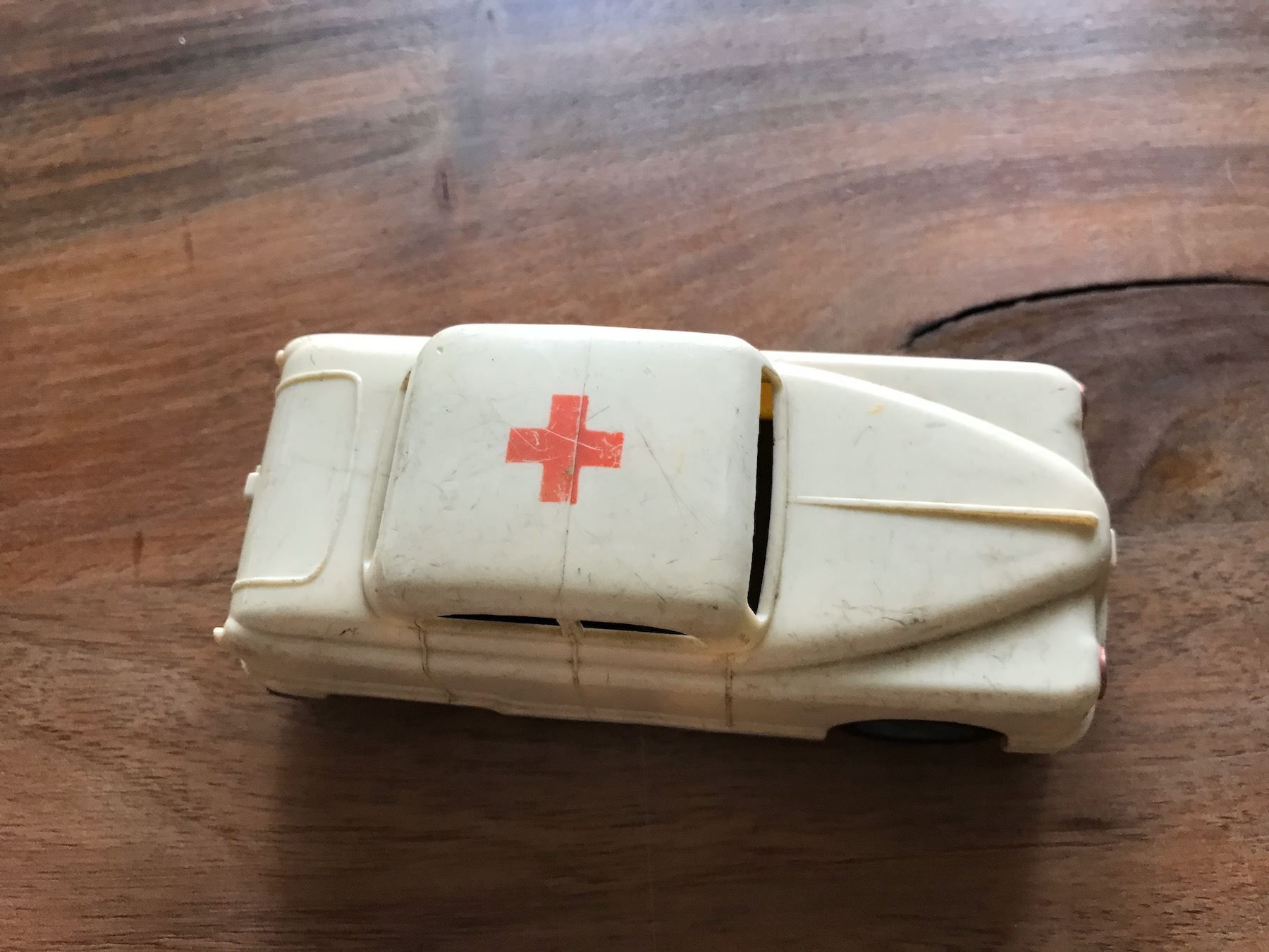 Giocattoli: Ambulanz Arzt Foreign Bakelit + Metall – Usato da Kerzers venduto da tisyayasuBE