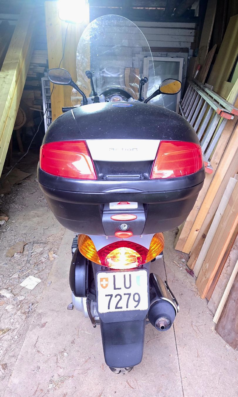Honda Scooters: Honda NES 125. Frisch ab MFK – D'occasion à Hasle LU par stupero 3