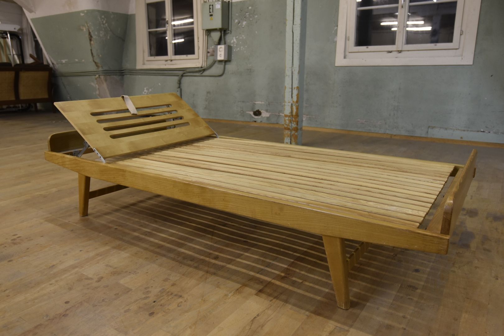 Betten: Designklassiker Bett von Holma – Gebraucht aus Lichtensteig von Usedinstorecom 3