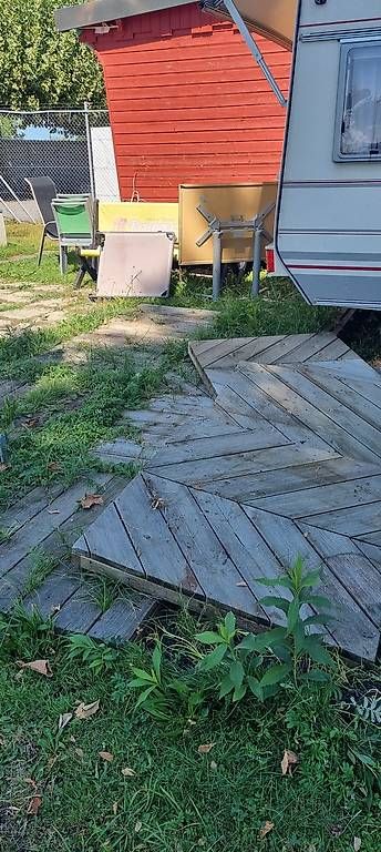 Articoli in legno: Holzboden Outdoor 10 m2   – Usato da Rheineck venduto da inf_kv7d