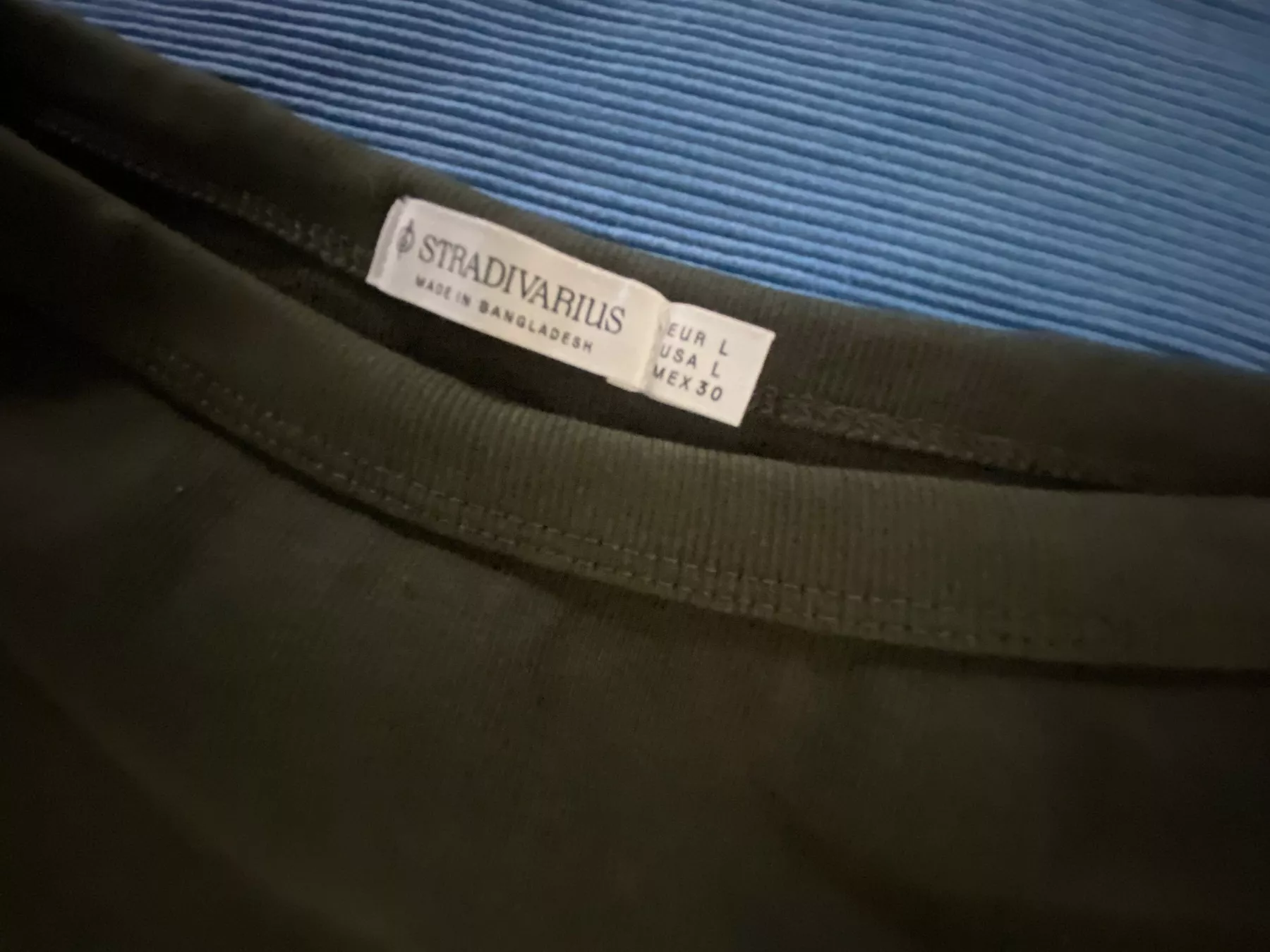 Stradivarius Top: Stradivarius TOP Grösse L – Usato da Allenwinden venduto da Obalu 2