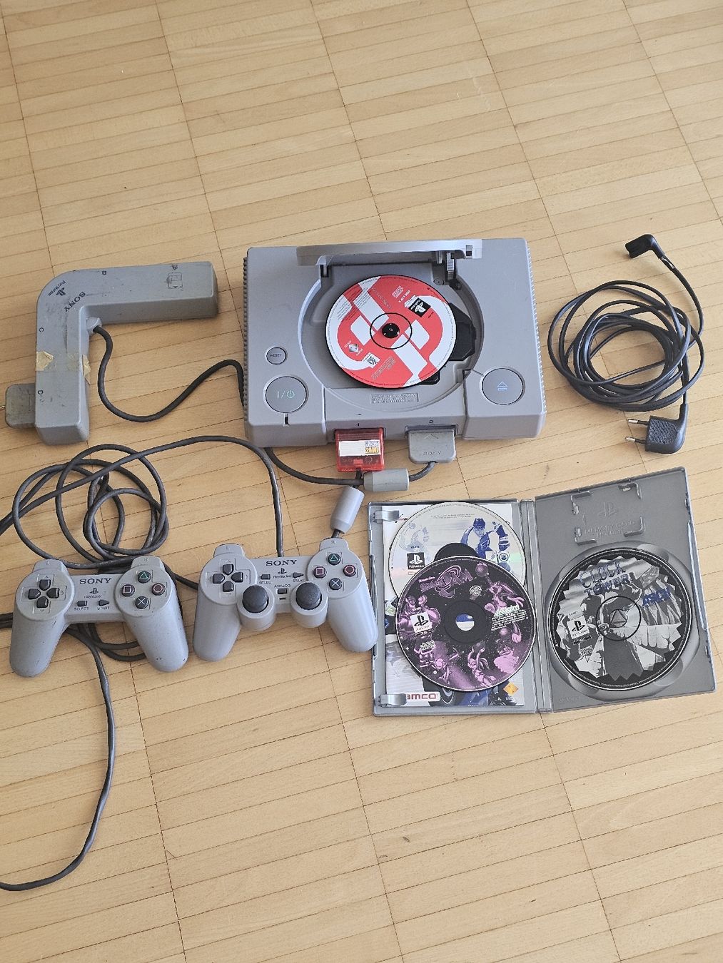 Sony Consoles: Sony PlayStation 1 Konsole Set – D'occasion à Affoltern am Albis par hwulf 3