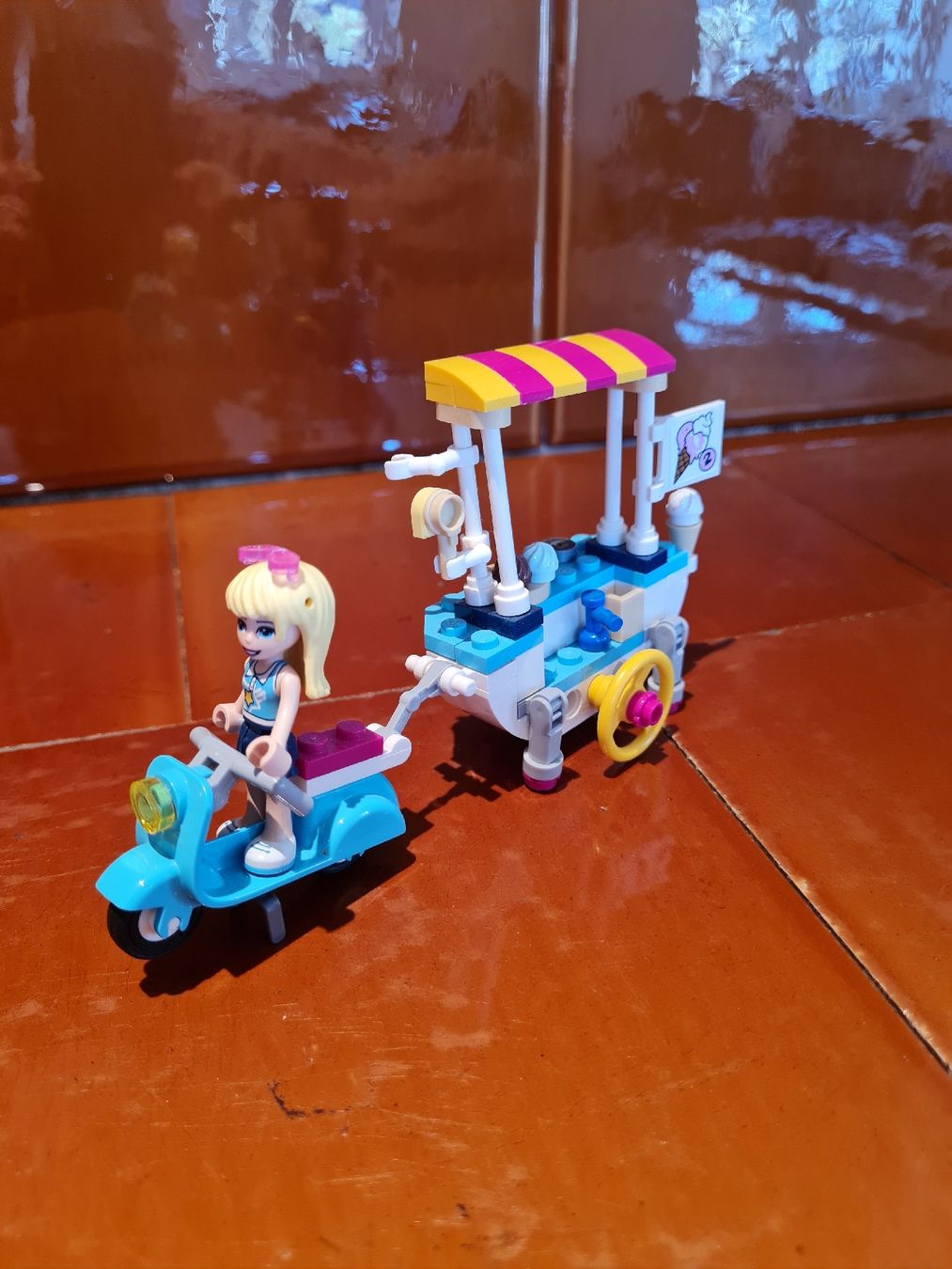 Lego Giocattoli: LEGO Friends 41389 Eiswagen mit Roller – Usato da Würenlos venduto da Dodo7 3