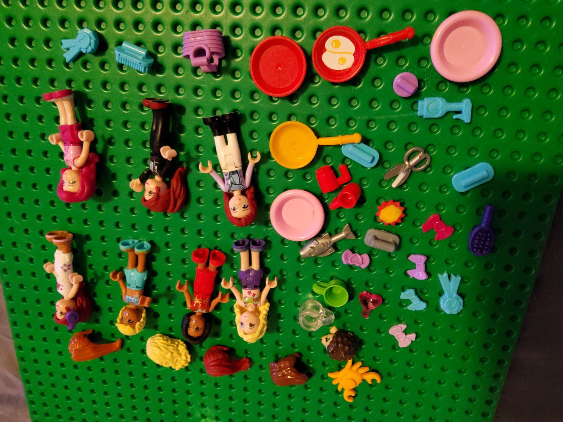 Lego Statuette: Lego friends Figuren und Teile – Usato da Zürich venduto da Dalicelik