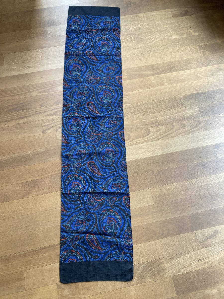 Foulard & Sciarpe: Edler Schal mit Paisley-Muster - Herbst Accessoire – Usato da Winterthur venduto da silen