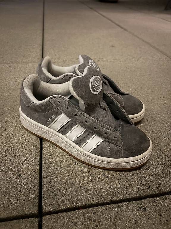Chaussures hommes: Adidas campus taille 35 1/2 – D'occasion à Yverdon-les-Bains par QJ13