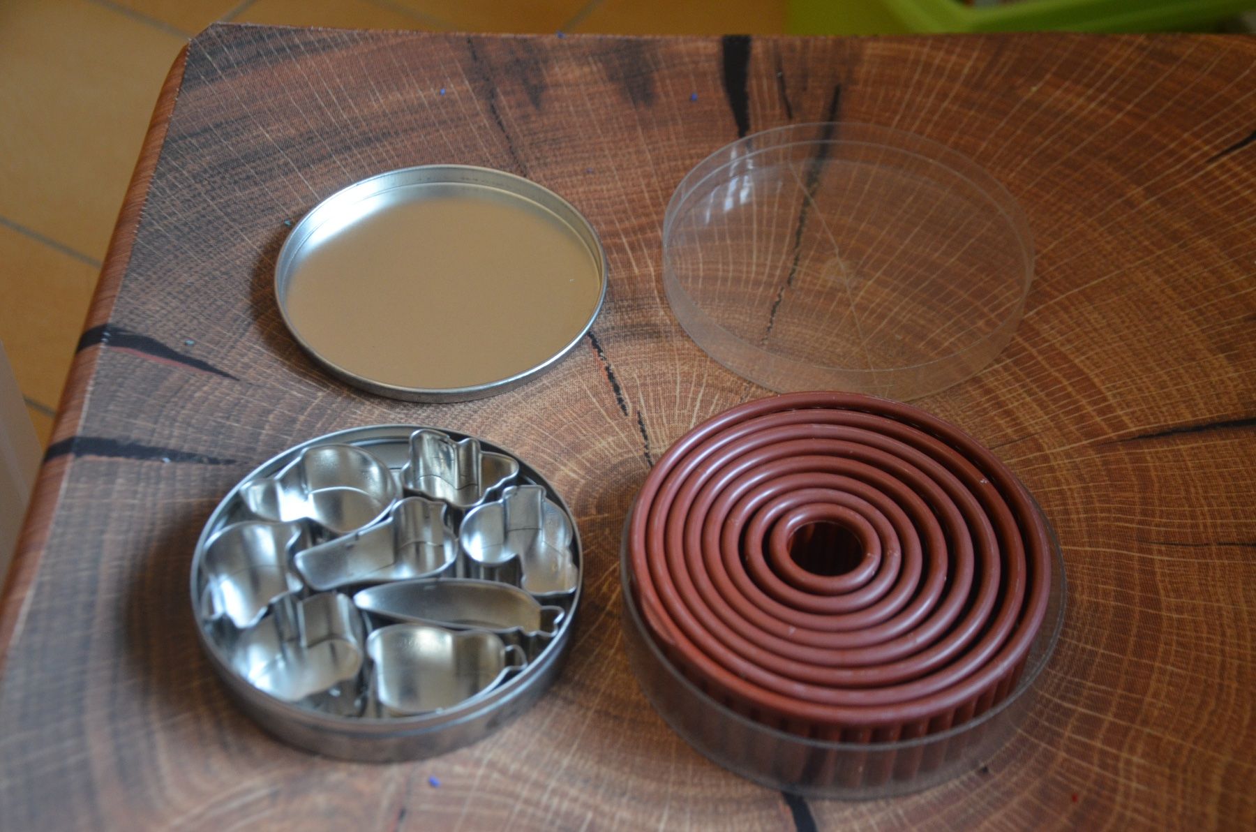 Teglie da forno: BISCUIT FORME – Usato da Chiasso venduto da Dolly015