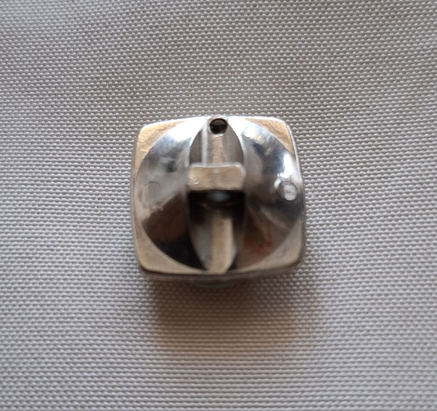 Bottoni: 1 Zierknopf in quadrat Form – Usato da Dietikon venduto da Hirschkopf 1