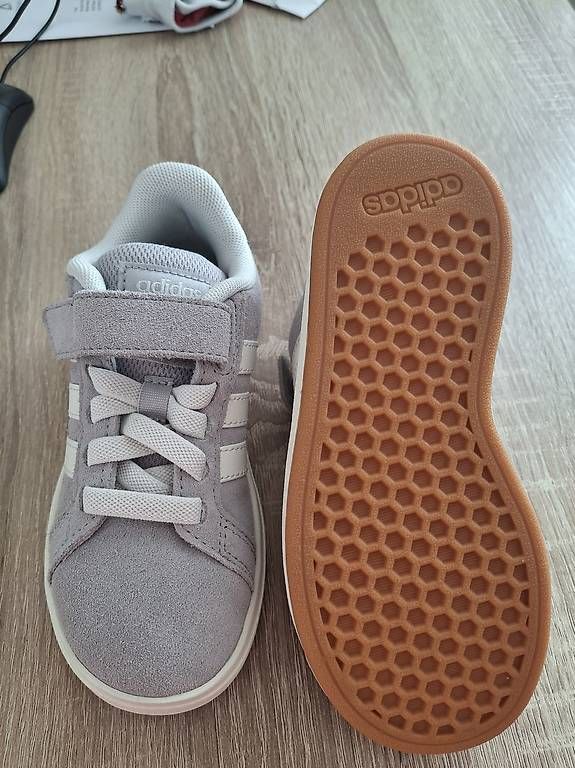 Adidas Scarpe per ragazzi: Kinderschuhe Adidas – Usato da Baar venduto da StoDeja 1