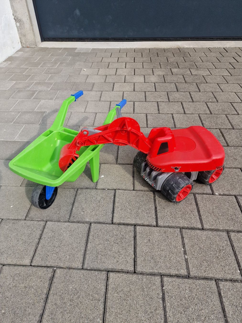 Big Spielzeuge: Big Bagger und Schubkarre, Top Zustand! – Gebraucht aus Appenzell von BreGol
