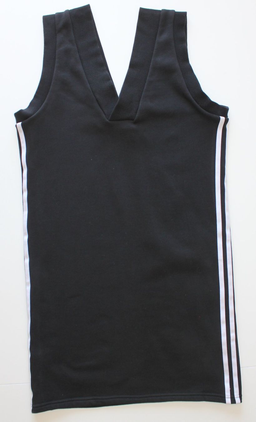 Adidas Vestiti: Robe Adidas noire t.28 – Usato da Peseux venduto da Gilloss 4