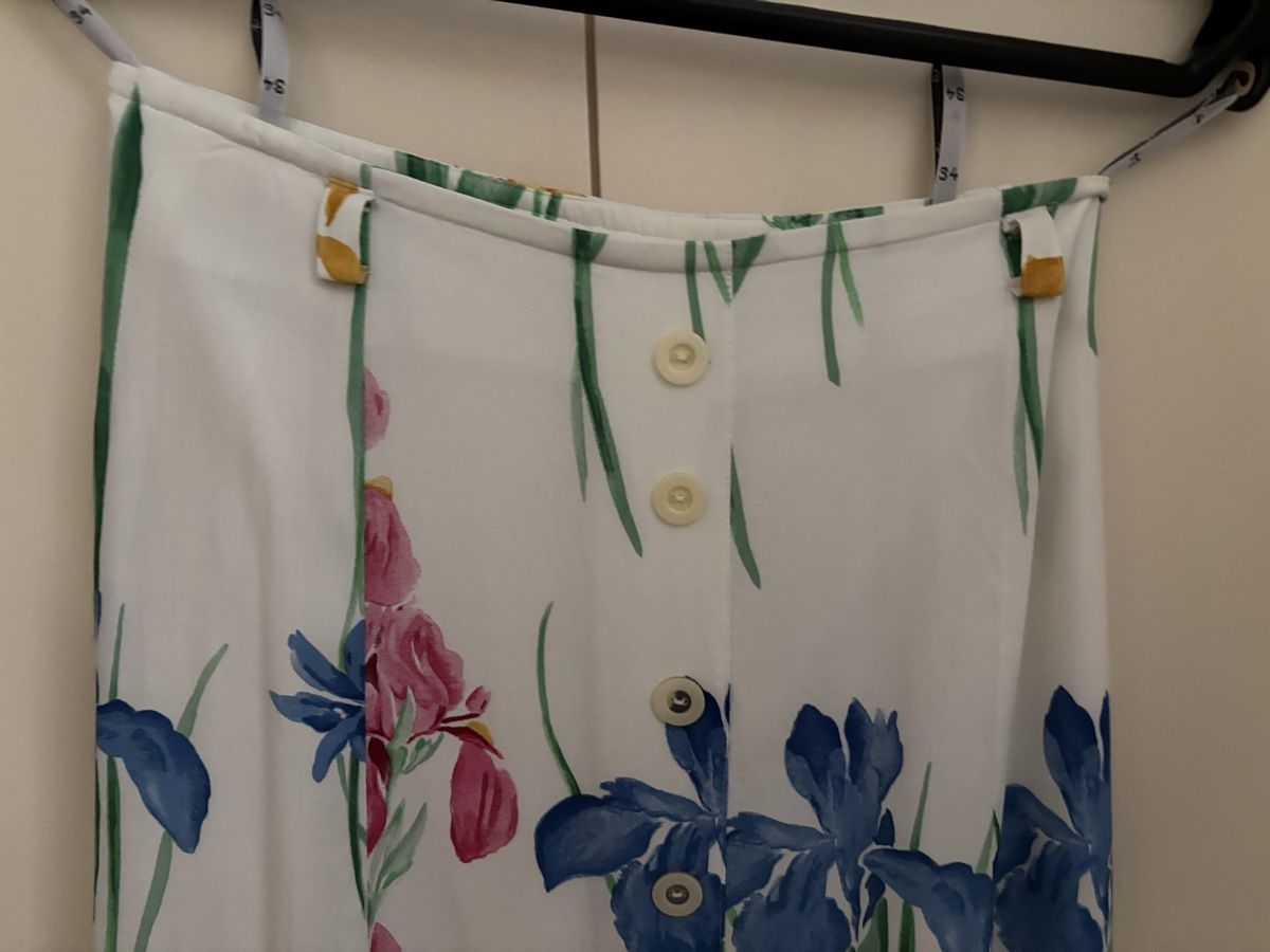 Gerry Weber Jupes: Gerry Weber - Jupe Blumenmuster weiss – D'occasion à Bellach par Legdance 4