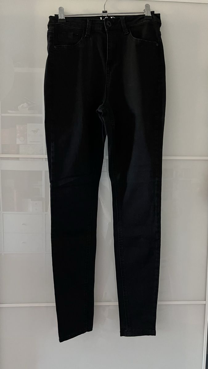Jeans: Jeans schwarz Grösse 34 – Usato da Hochdorf venduto da lor_dk57