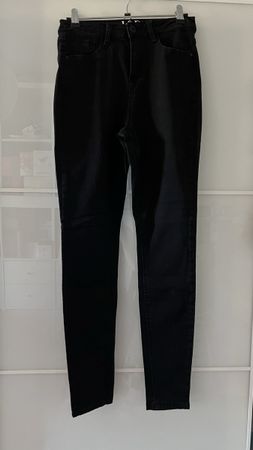 Jeans schwarz Grösse 34