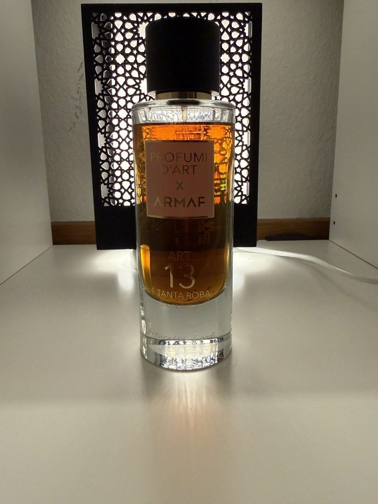 Profumi & Eau de Toilette: Armaf E Tanta Roba décant 2 ml – Nuovo (secondo la descrizione) da Meyrin venduto da Al_Andulsi