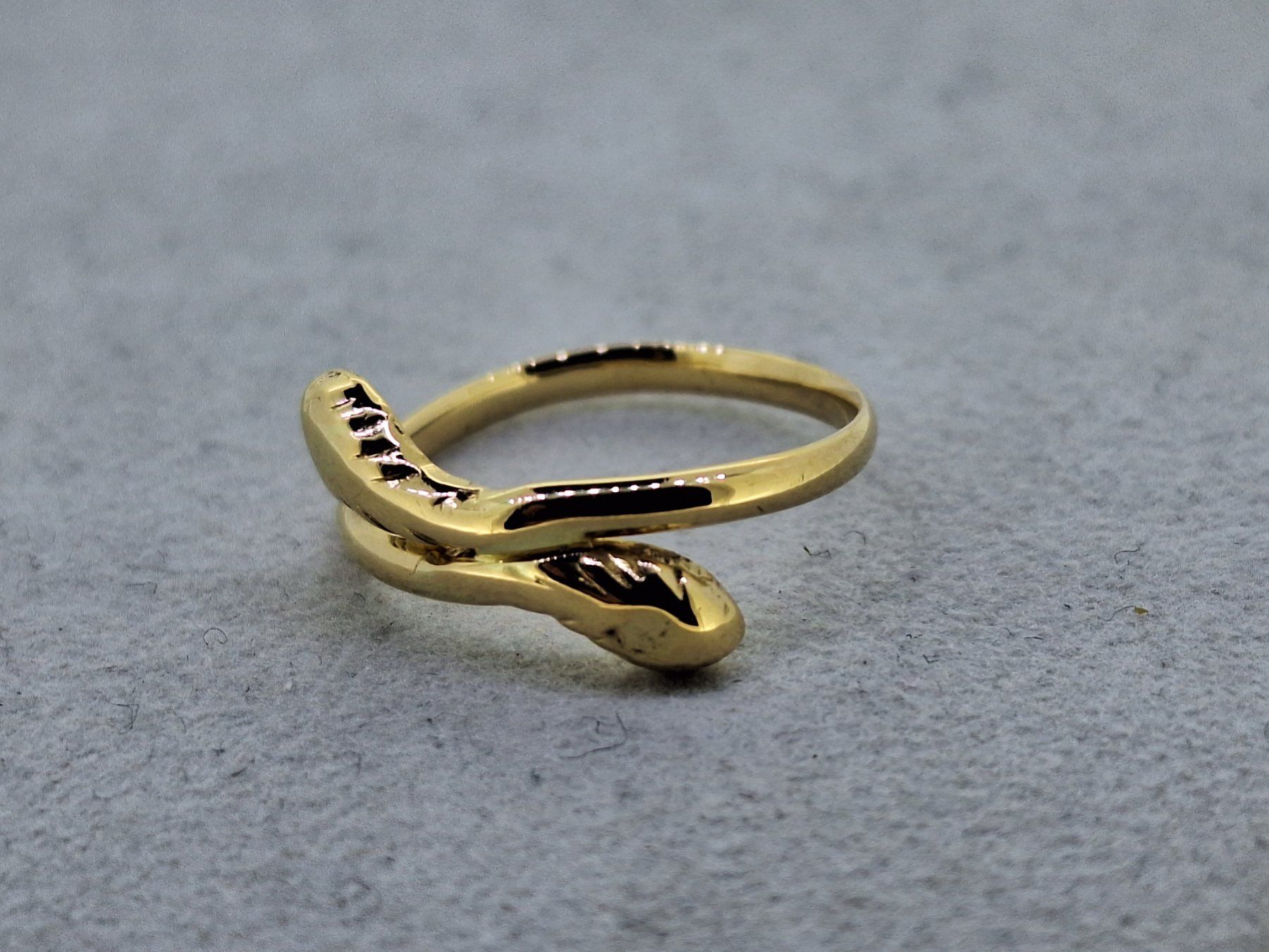 Bagues: Edler Ring in 750 Gelbgold – D'occasion à Unterägeri par Altgoldschmuck 1