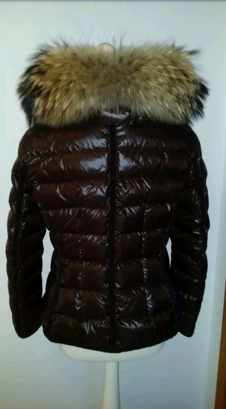 Moncler Jacken: Daunenjacke Moncler Armoise, Gr.4 – Gebraucht aus Weesen von Rodorma 1