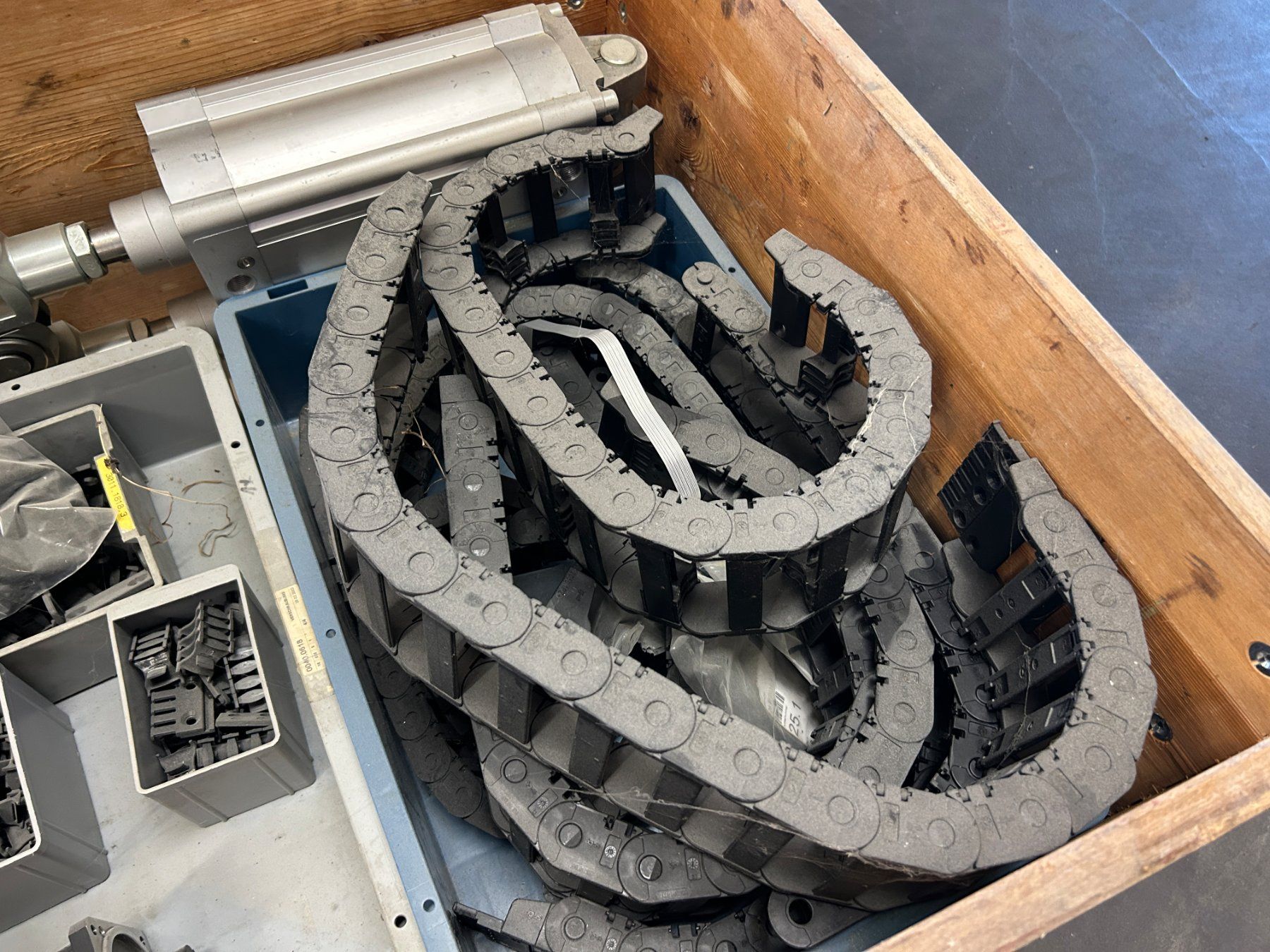 Altre forniture industriali: Posten Pneumatikzylinder – Usato da Zofingen venduto da Maschinenfabrik 3