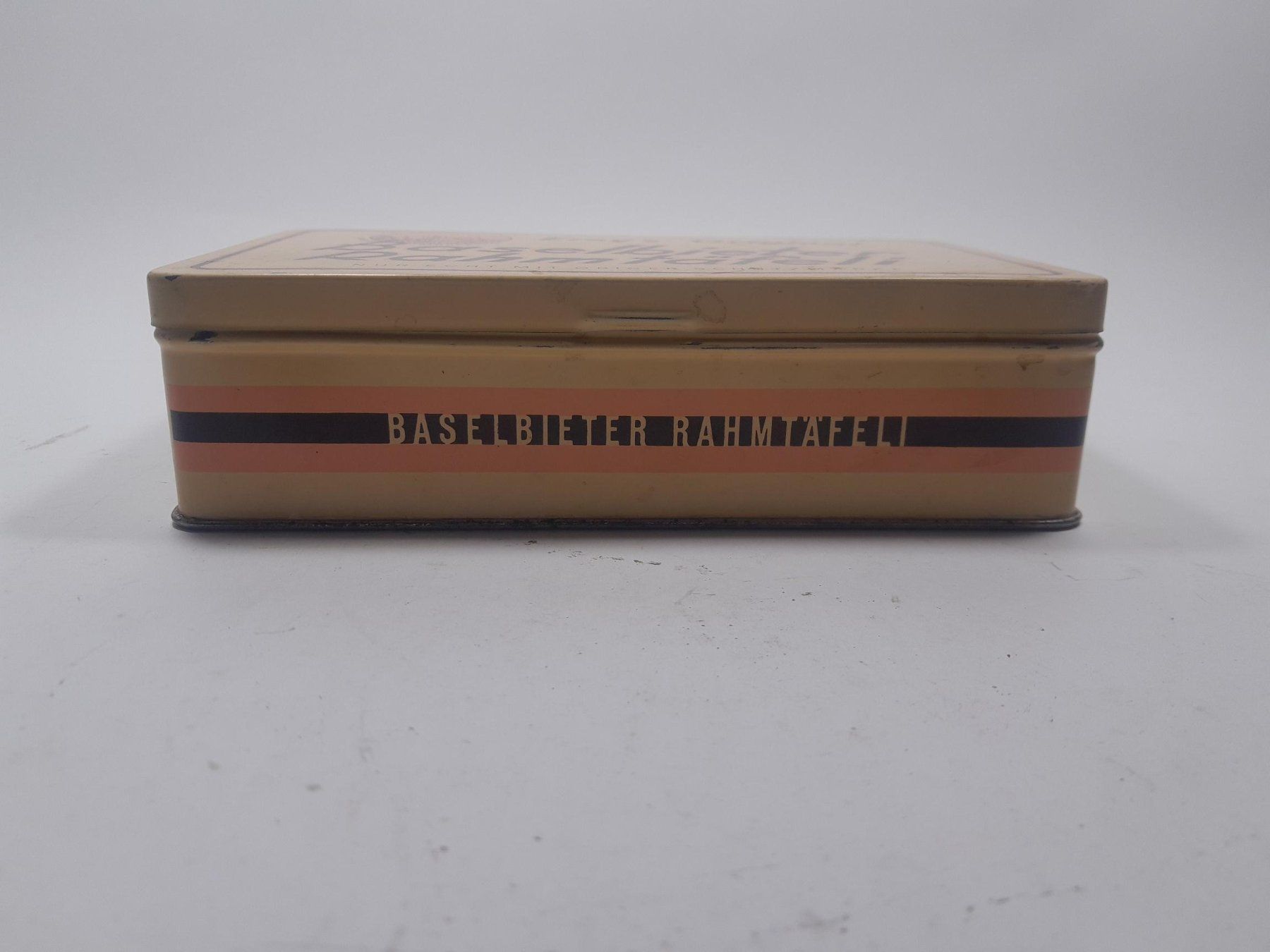 Dosen: Vintage Blechdose / Büchse  / Dose - Baselbieter Rahmtäfeli – Gebraucht aus Männedorf von Bel-view 2