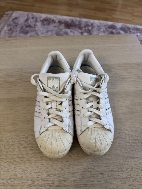 Adidas Scarpe da uomo: Baskets Adidas Superstar blanches pointure 38,5 – Usato da Lausanne venduto da Michel_Ozcan 1