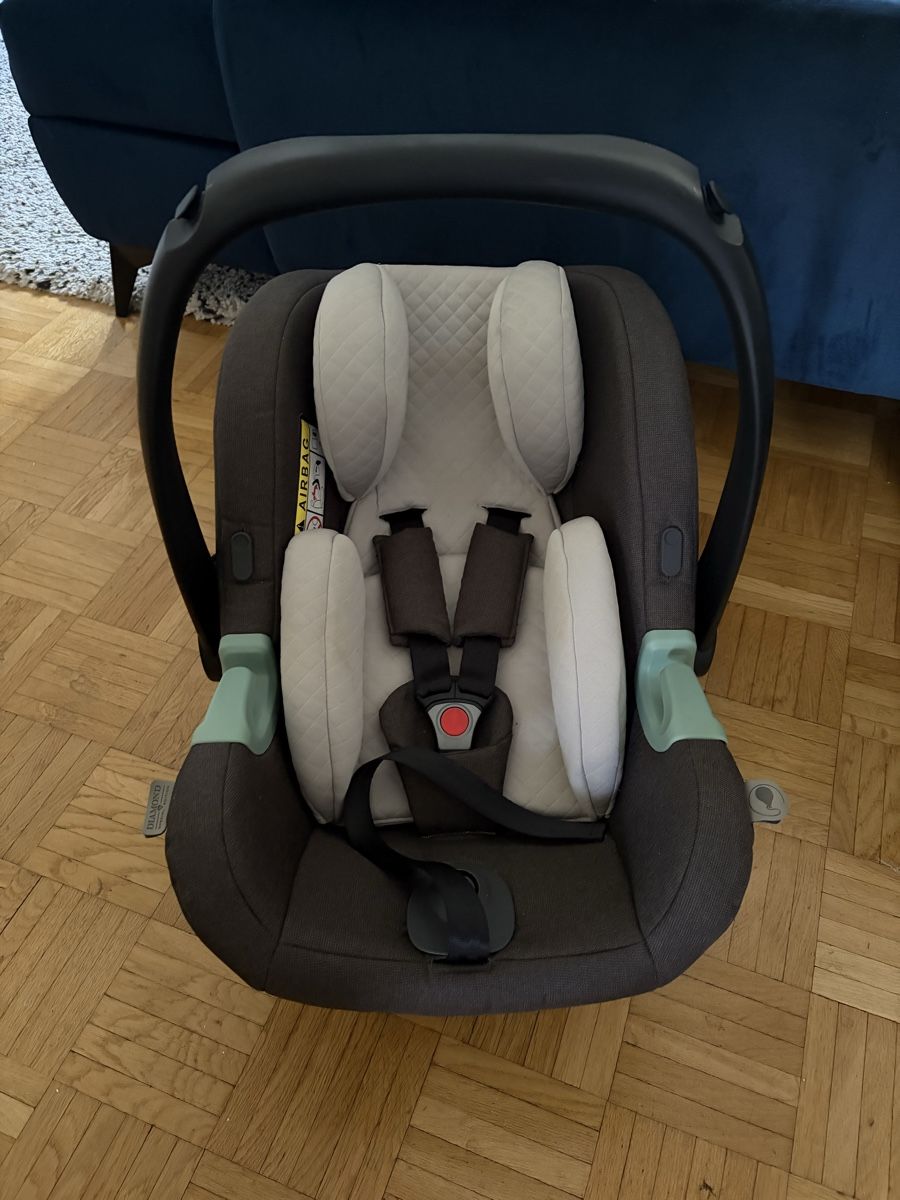 ABC Design Seggiolini per auto: Babyschale ABC Design Tulip mit Isofix Base – Usato da Bättwil venduto da muuusi