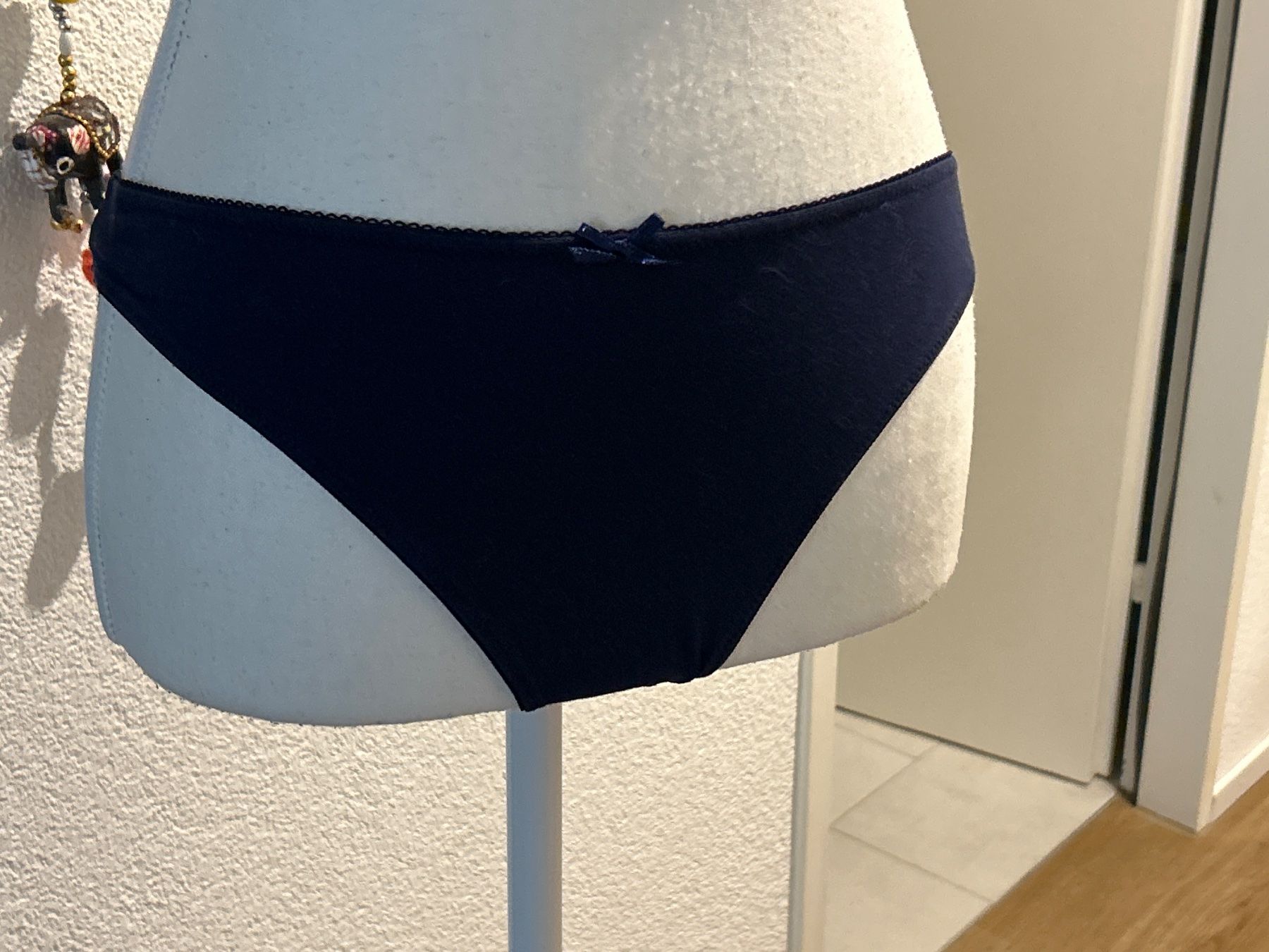 Autres dessous: Damen Slip schwarz – D'occasion à Brunnen par Nala2929 2
