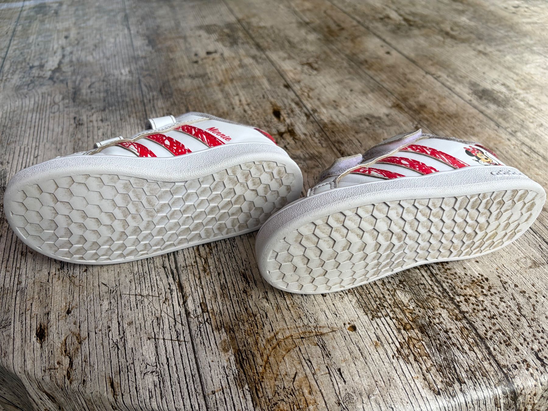 Adidas Schuhe für Jungen: Baskets adidas Mickey t.26 – Gebraucht aus Liddes von Couik 2