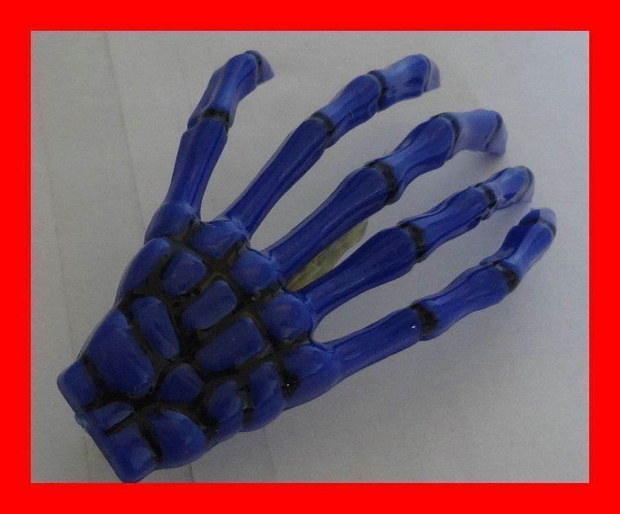 Goldfarbene Haarklammer – Totenkopf & Skelett-Hand Design, Metall, Rutschfester Halt, Für Halloween & Alltag