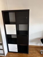 Kallax mit eingebauten Türen