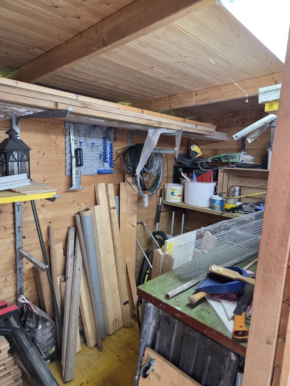 Casette da giardino & serre: Holzschopf mit Licht und Vordach – Usato da Oberdorf SO venduto da miso33 4