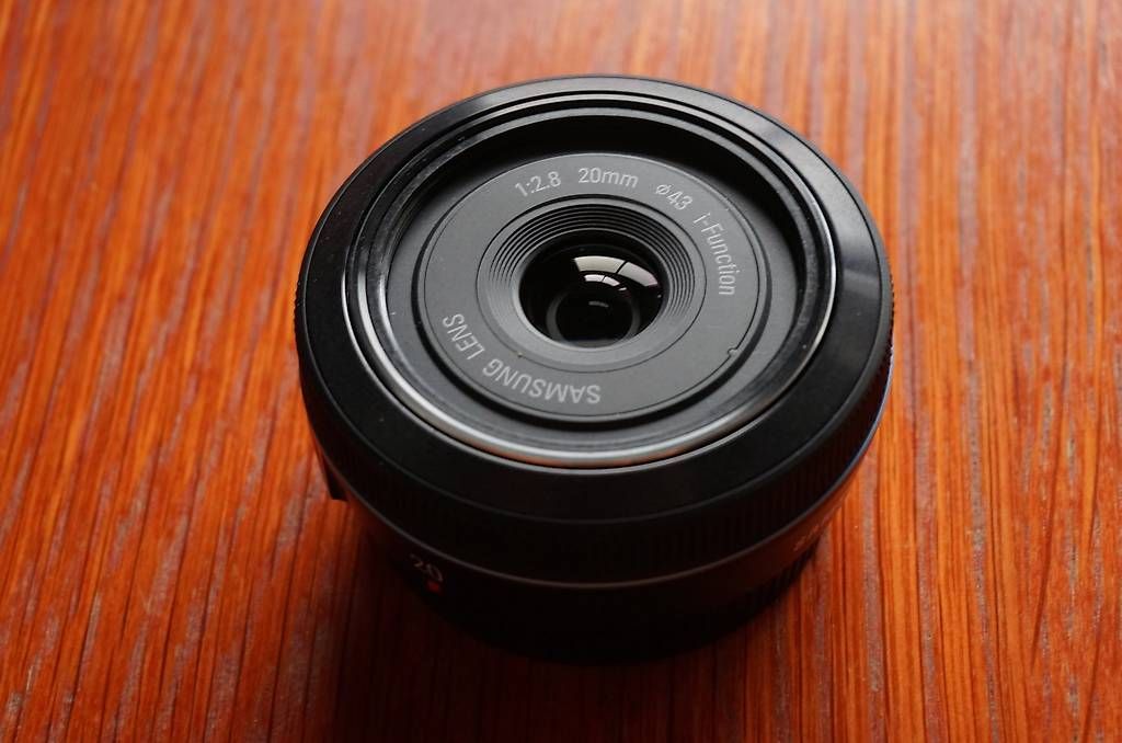 Samsung Obiettivi: Samsung Lens 20mm f2.8 i-Function Pancake – Usato da Spreitenbach venduto da Salesmanship 4