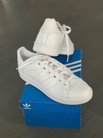 Neue Adidas Sneaker / Turnschuhe Gr. 36